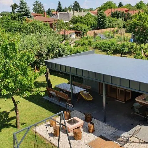 Erdoalja 11 アパート